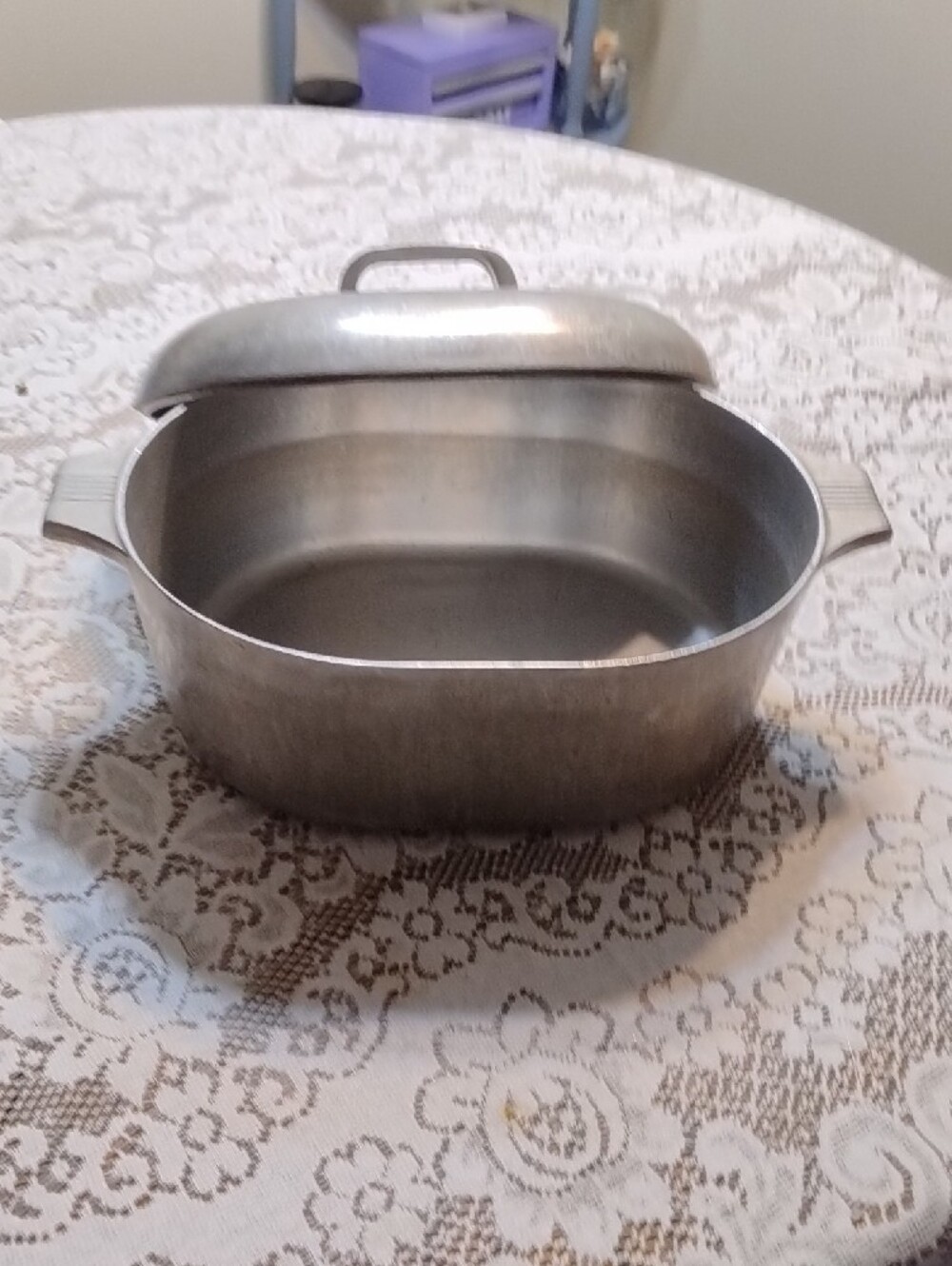 Vintage Magnalite Oval Covered Casserole Pan - Picture 4 of 9